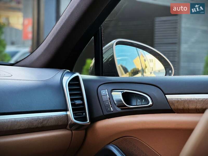 Внедорожник / Кроссовер Porsche Cayenne 2016 в Киеве фото 51 Внедорожник / Кроссовер Porsche Cayenne 2016 в Киеве