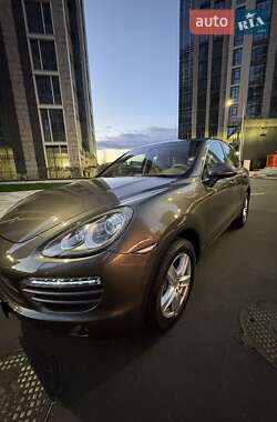 Внедорожник / Кроссовер Porsche Cayenne 2013 в Киеве