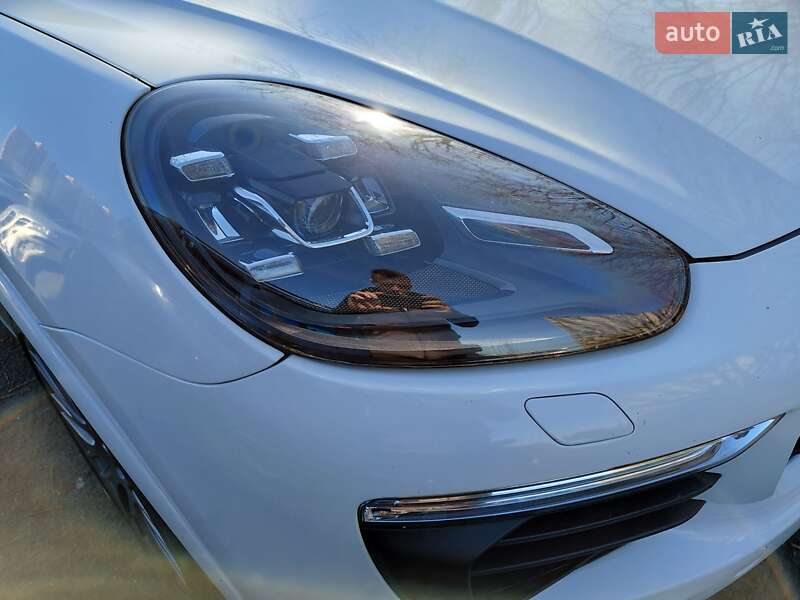 Позашляховик / Кросовер Porsche Cayenne 2017 в Києві