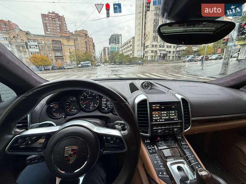 Позашляховик / Кросовер Porsche Cayenne 2015 в Києві фото 39 Позашляховик / Кросовер Porsche Cayenne 2015 в Києві