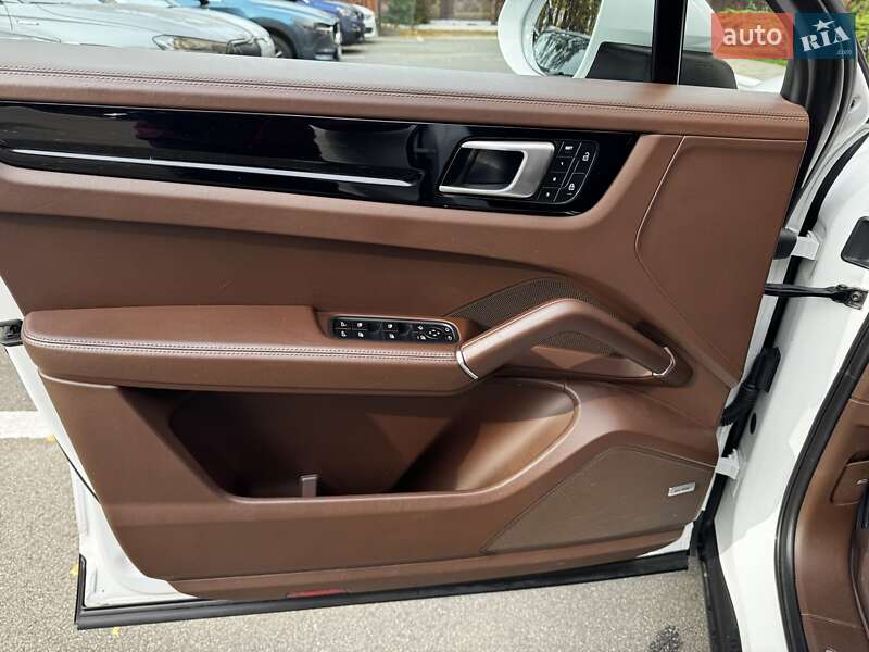 Позашляховик / Кросовер Porsche Cayenne 2021 в Броварах