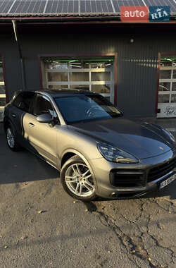 Внедорожник / Кроссовер Porsche Cayenne 2019 в Киеве