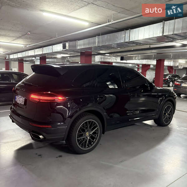 Внедорожник / Кроссовер Porsche Cayenne 2014 в Днепре