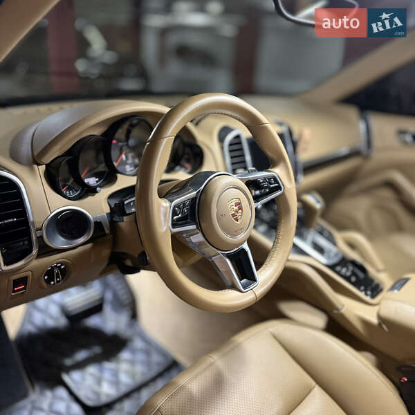Внедорожник / Кроссовер Porsche Cayenne 2014 в Днепре