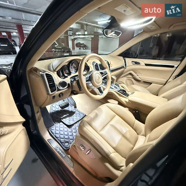 Внедорожник / Кроссовер Porsche Cayenne 2014 в Днепре