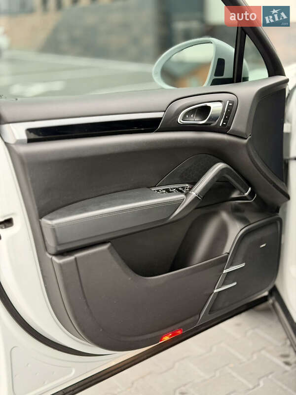 Внедорожник / Кроссовер Porsche Cayenne 2017 в Виннице фото 19 Внедорожник / Кроссовер Porsche Cayenne 2017 в Виннице