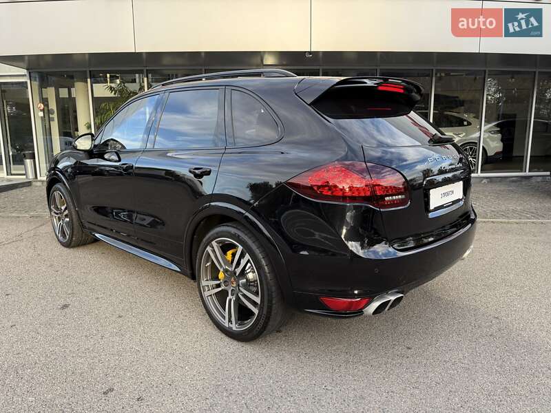 Позашляховик / Кросовер Porsche Cayenne 2013 в Дніпрі
