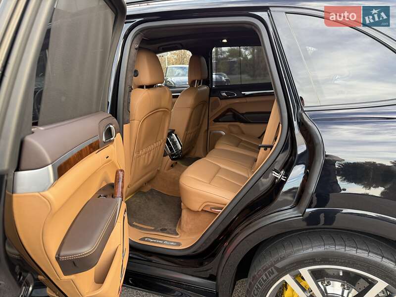 Позашляховик / Кросовер Porsche Cayenne 2013 в Дніпрі