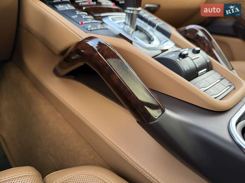 Позашляховик / Кросовер Porsche Cayenne 2013 в Дніпрі