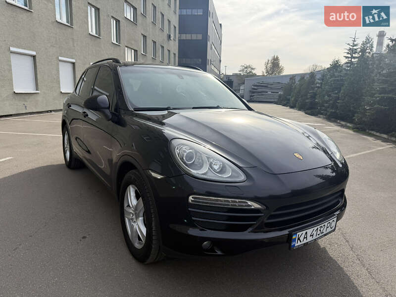 Внедорожник / Кроссовер Porsche Cayenne 2011 в Киеве
