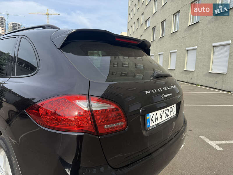 Внедорожник / Кроссовер Porsche Cayenne 2011 в Киеве