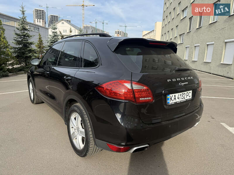 Внедорожник / Кроссовер Porsche Cayenne 2011 в Киеве