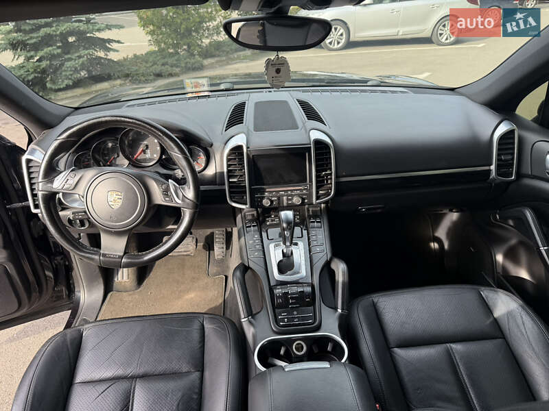 Внедорожник / Кроссовер Porsche Cayenne 2011 в Киеве