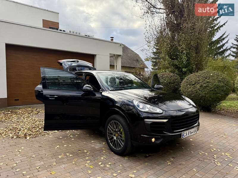 Внедорожник / Кроссовер Porsche Cayenne 2016 в Киеве фото 28 Внедорожник / Кроссовер Porsche Cayenne 2016 в Киеве