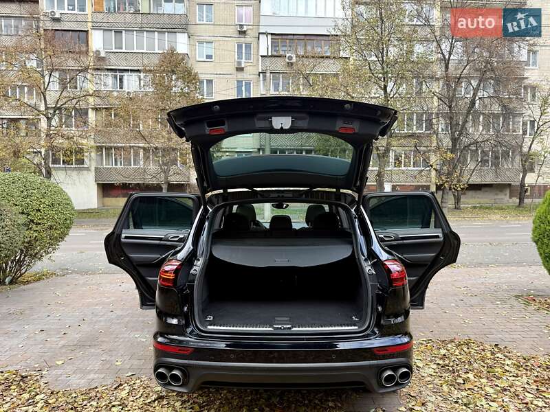 Внедорожник / Кроссовер Porsche Cayenne 2016 в Киеве фото 32 Внедорожник / Кроссовер Porsche Cayenne 2016 в Киеве