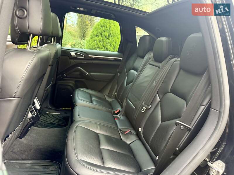 Внедорожник / Кроссовер Porsche Cayenne 2016 в Киеве фото 49 Внедорожник / Кроссовер Porsche Cayenne 2016 в Киеве