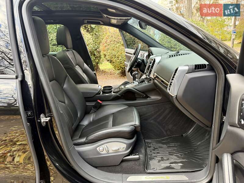 Внедорожник / Кроссовер Porsche Cayenne 2016 в Киеве фото 53 Внедорожник / Кроссовер Porsche Cayenne 2016 в Киеве