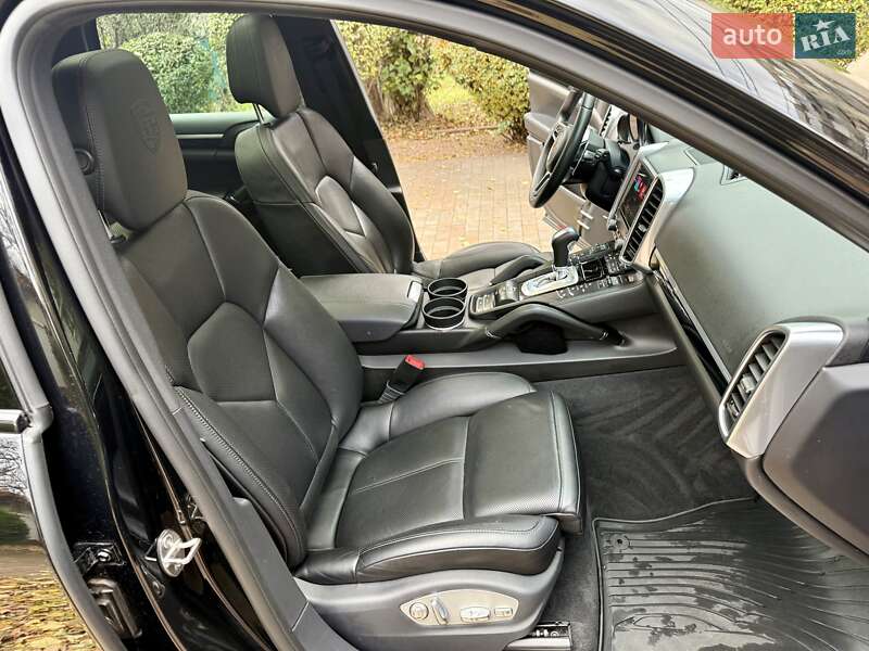 Внедорожник / Кроссовер Porsche Cayenne 2016 в Киеве фото 58 Внедорожник / Кроссовер Porsche Cayenne 2016 в Киеве