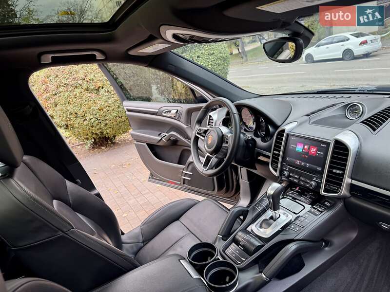 Внедорожник / Кроссовер Porsche Cayenne 2016 в Киеве фото 60 Внедорожник / Кроссовер Porsche Cayenne 2016 в Киеве