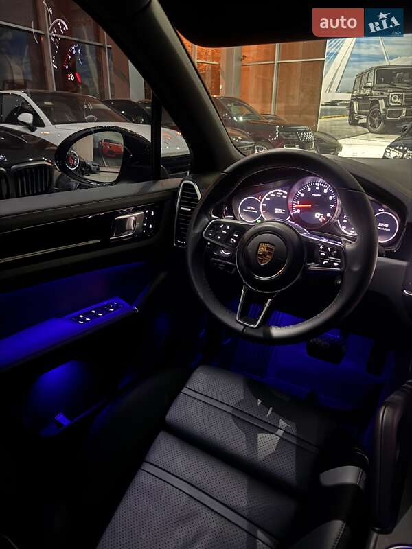 Внедорожник / Кроссовер Porsche Cayenne 2019 в Одессе