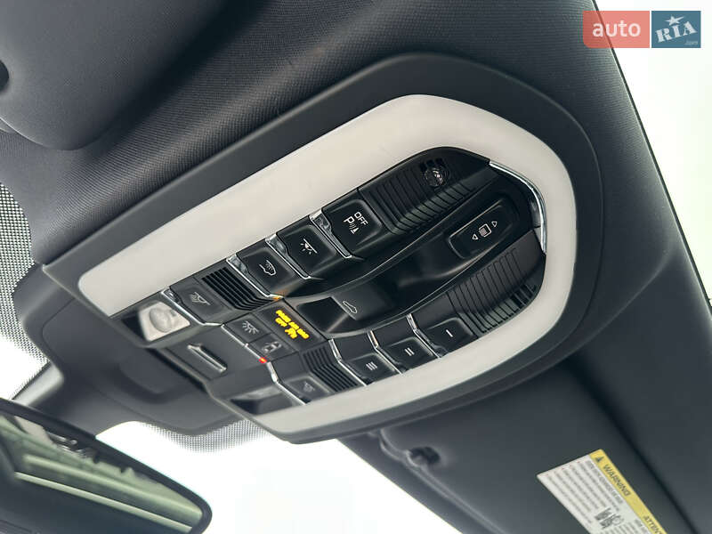 Внедорожник / Кроссовер Porsche Cayenne 2016 в Киеве фото 15 Внедорожник / Кроссовер Porsche Cayenne 2016 в Киеве