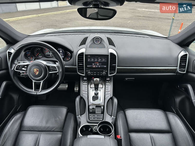 Внедорожник / Кроссовер Porsche Cayenne 2016 в Киеве фото 21 Внедорожник / Кроссовер Porsche Cayenne 2016 в Киеве