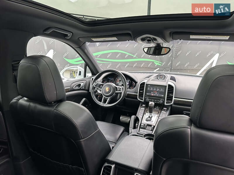 Внедорожник / Кроссовер Porsche Cayenne 2016 в Киеве фото 31 Внедорожник / Кроссовер Porsche Cayenne 2016 в Киеве