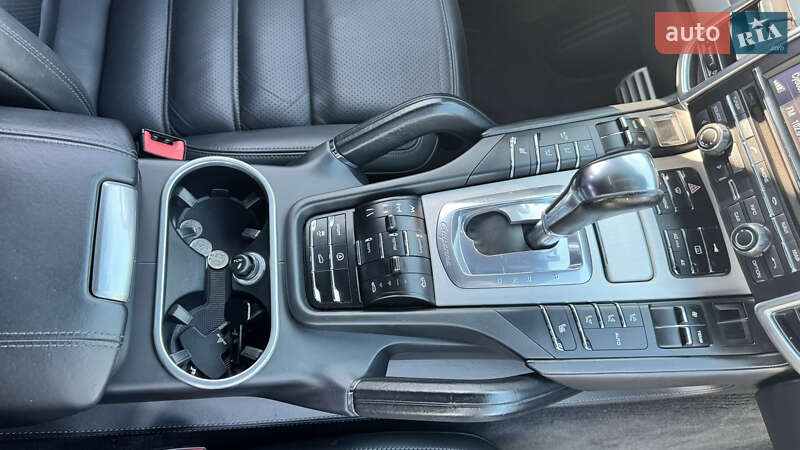 Позашляховик / Кросовер Porsche Cayenne 2010 в Дніпрі