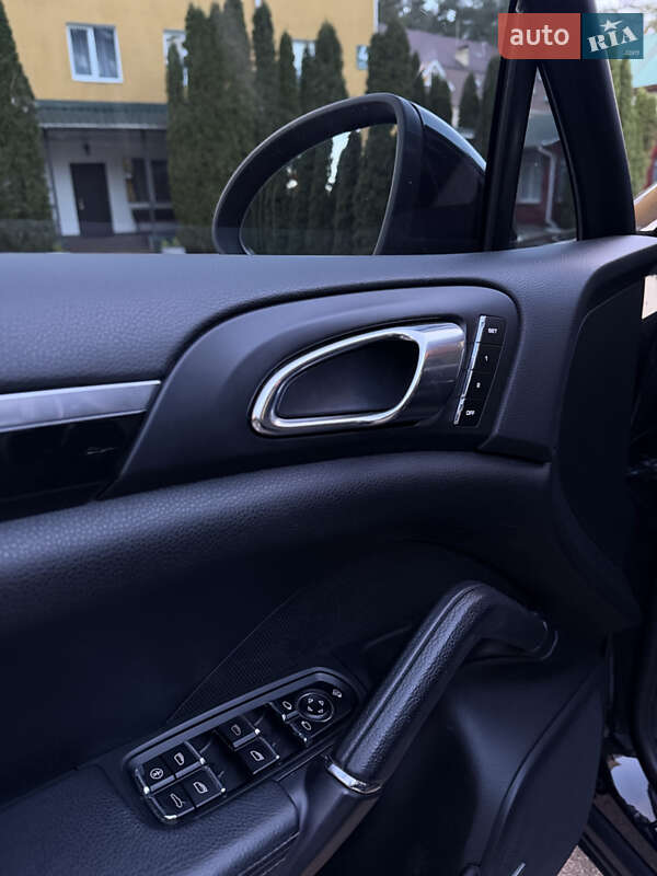 Позашляховик / Кросовер Porsche Cayenne 2011 в Києві фото 38 Позашляховик / Кросовер Porsche Cayenne 2011 в Києві