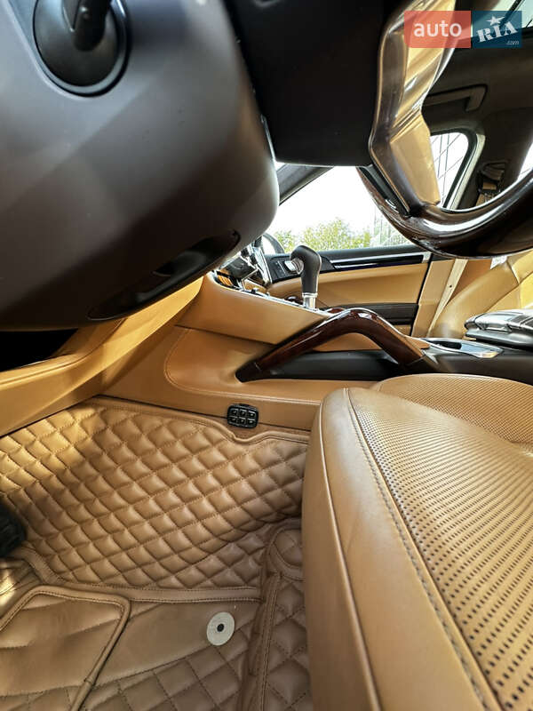 Позашляховик / Кросовер Porsche Cayenne 2015 в Києві