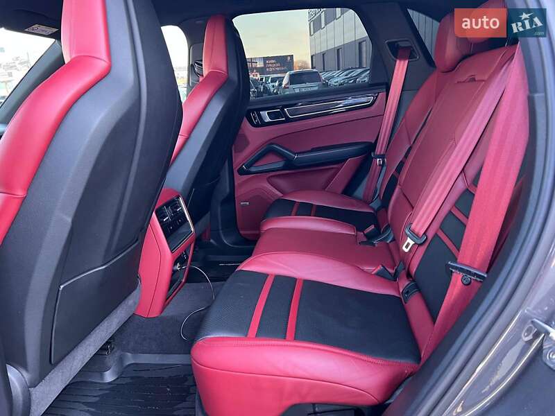Позашляховик / Кросовер Porsche Cayenne 2019 в Львові