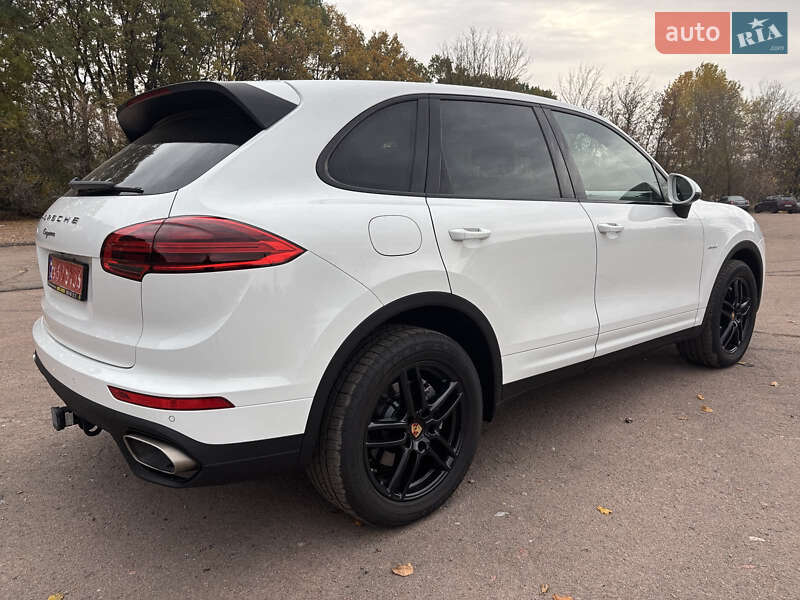 Позашляховик / Кросовер Porsche Cayenne 2015 в Ніжині