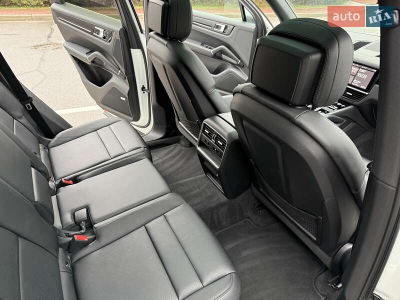 Позашляховик / Кросовер Porsche Cayenne 2020 в Києві