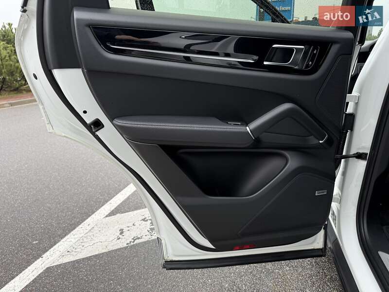 Позашляховик / Кросовер Porsche Cayenne 2020 в Києві