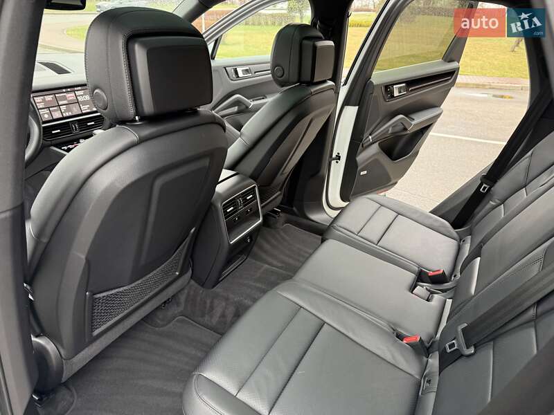 Позашляховик / Кросовер Porsche Cayenne 2020 в Києві