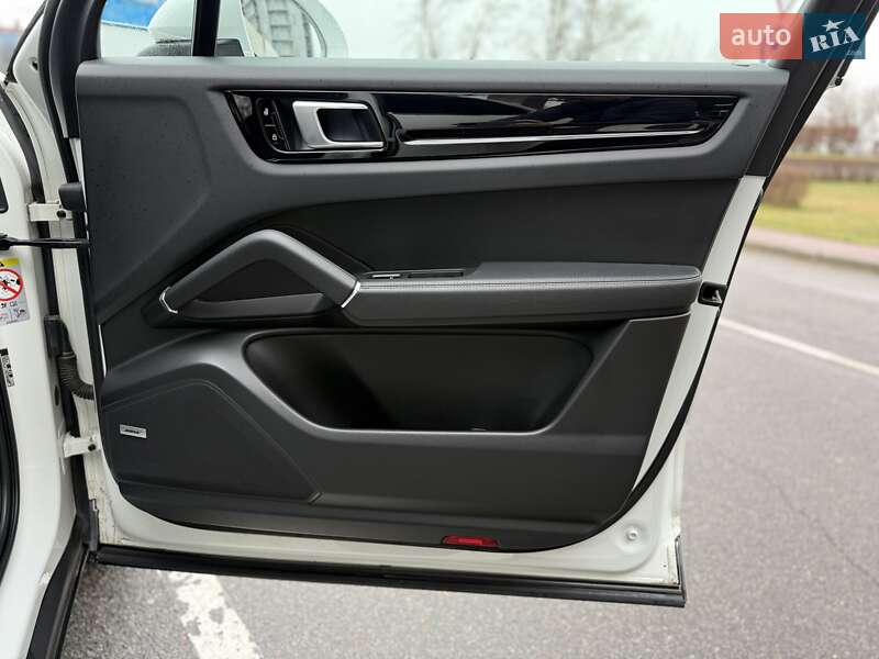 Позашляховик / Кросовер Porsche Cayenne 2020 в Києві