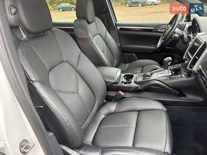Позашляховик / Кросовер Porsche Cayenne 2015 в Ніжині