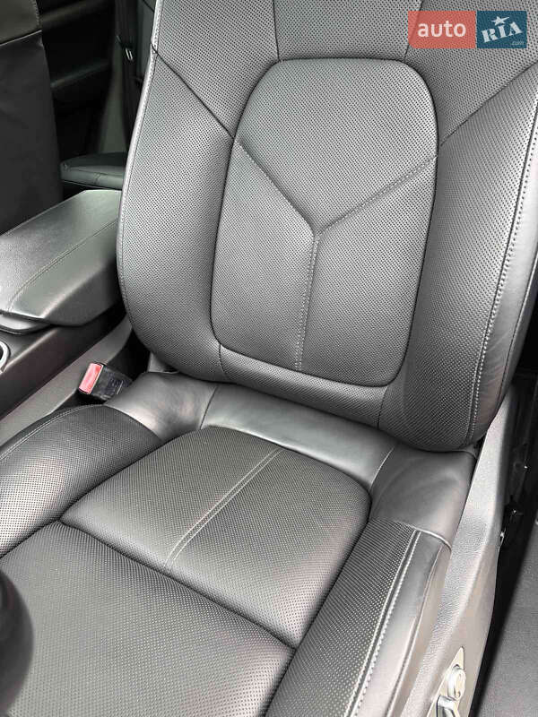 Позашляховик / Кросовер Porsche Cayenne 2015 в Ніжині