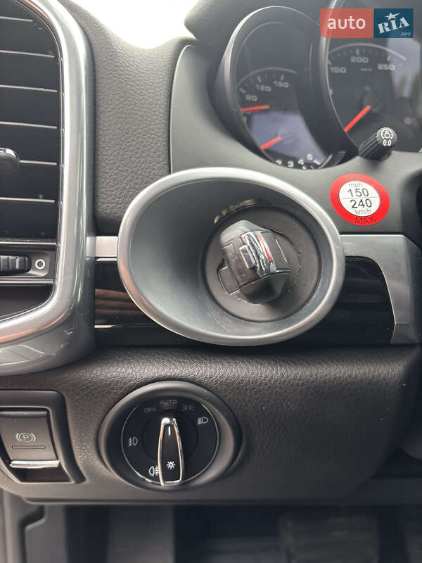 Позашляховик / Кросовер Porsche Cayenne 2015 в Ніжині