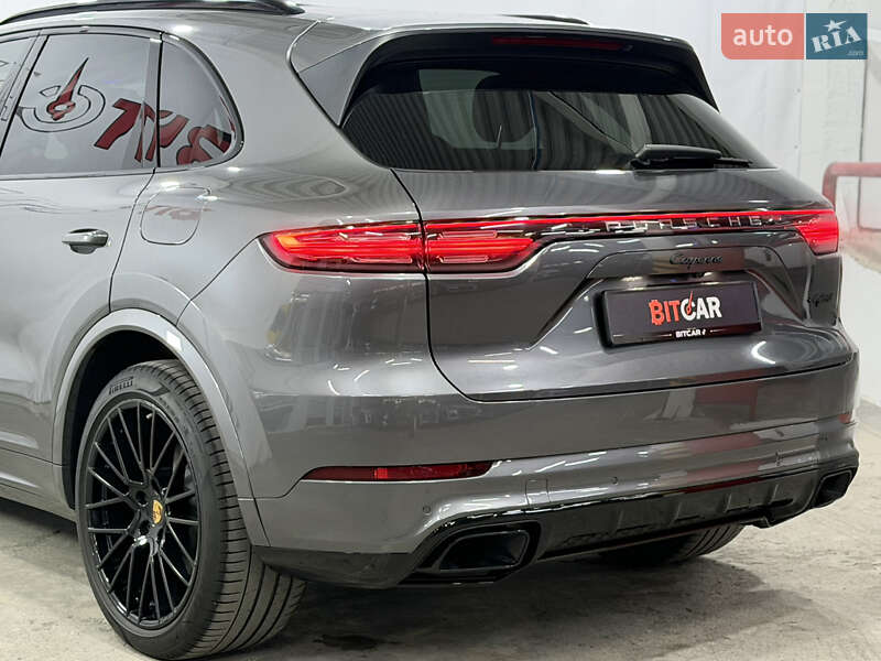 Позашляховик / Кросовер Porsche Cayenne 2019 в Одесі