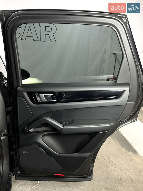 Позашляховик / Кросовер Porsche Cayenne 2019 в Одесі