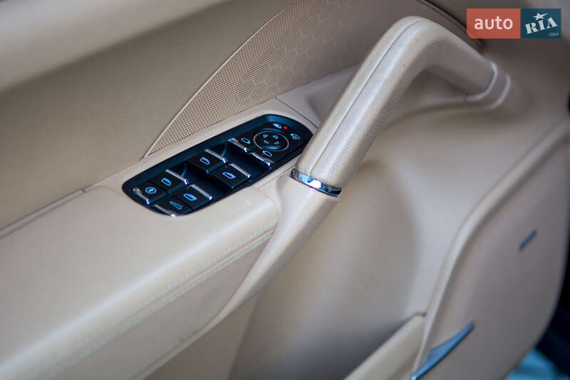 Позашляховик / Кросовер Porsche Cayenne 2012 в Івано-Франківську