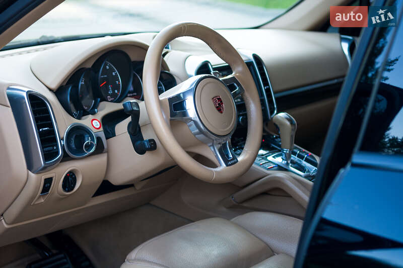 Позашляховик / Кросовер Porsche Cayenne 2012 в Івано-Франківську