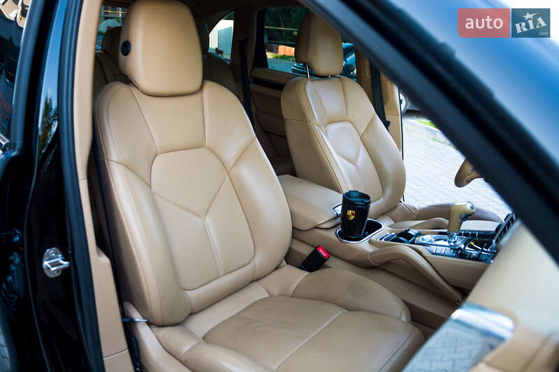 Позашляховик / Кросовер Porsche Cayenne 2012 в Івано-Франківську