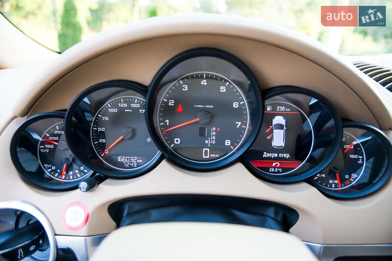 Позашляховик / Кросовер Porsche Cayenne 2012 в Івано-Франківську