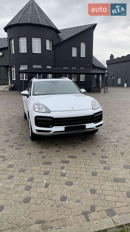 Внедорожник / Кроссовер Porsche Cayenne 2018 в Киеве