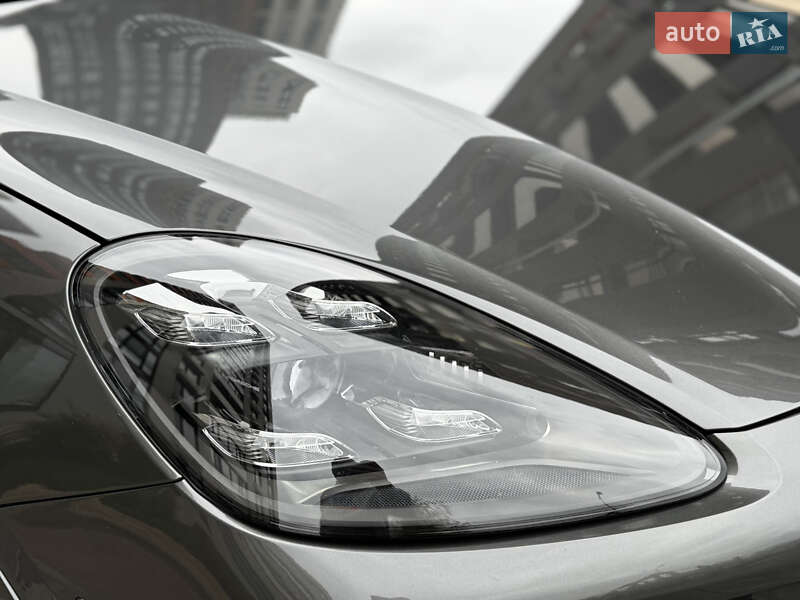 Внедорожник / Кроссовер Porsche Cayenne 2019 в Киеве