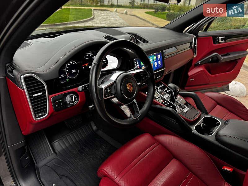 Внедорожник / Кроссовер Porsche Cayenne 2019 в Киеве