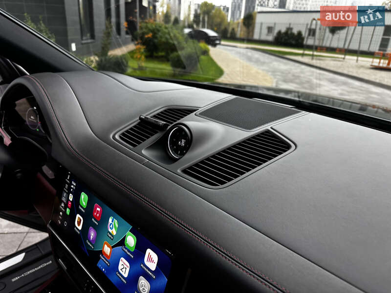 Внедорожник / Кроссовер Porsche Cayenne 2019 в Киеве