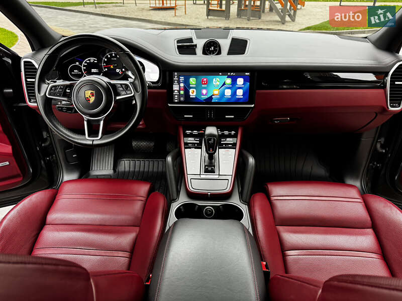 Внедорожник / Кроссовер Porsche Cayenne 2019 в Киеве